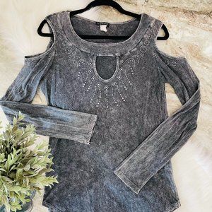 Venus Cold Shoulder Top